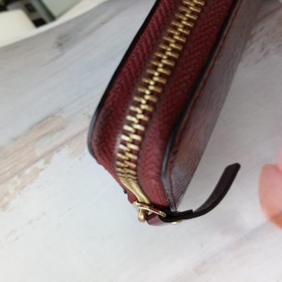 Kate Spade Burgundy textured Patent Leather Zipper Wallet - Picture 10 of 10